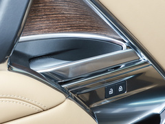2023款 3.0 L6 400PS 盛世七座加长版
