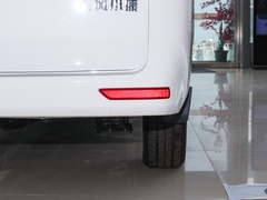 2022款 1.5L 精典型客车 7座