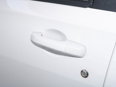 2022款 1.5L 精典型客车 7座