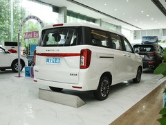 2022款 1.5L 舒适型客车(钢板弹簧)7座