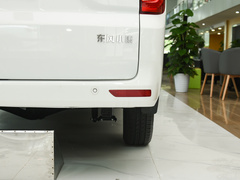 2022款 1.5L 舒适型客车(钢板弹簧)7座