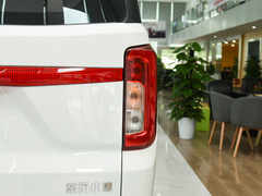 2022款 1.5L 舒适型客车(钢板弹簧)7座