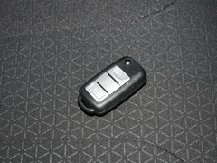2022款 1.5L 舒适型客车(钢板弹簧)7座