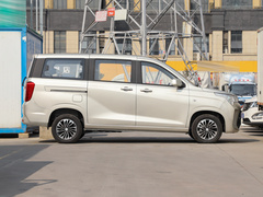 2022款 1.5L 豪华型客车 5座