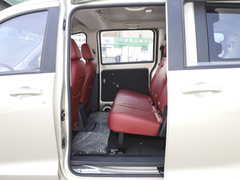 2022款 1.5L 豪华型客车 5座