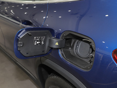 2022款 EQA 260