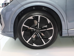 2022款 50 e-tron quattro 先享版
免税
