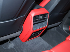 2023款 Cayenne E-Hybrid 2.0T 铂金版