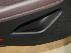 2023款 2.0T 后驱旗舰型