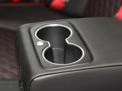 2023款 2.0T 后驱旗舰型