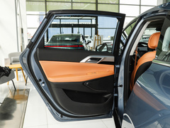 2022款  550E