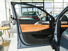 2022款  550E