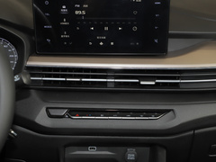2022款 1.5L 手动小萌