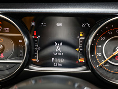 2022款 2.0T 高地丛林绿限量版