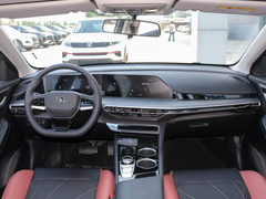 2022款 PLUS 蓝鲸NE 1.4T GDI DCT尊贵版