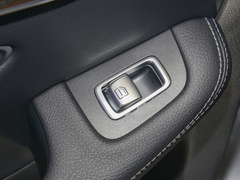 2022款 GLC 300 L 4MATIC 动感型臻藏版