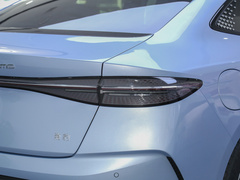 2022款 700km 长续航后驱版
