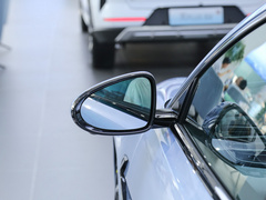 2022款 700km 长续航后驱版