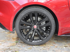 2023款 P300 硬顶版 R-DYNAMIC BLACK