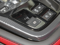 2023款 P300 硬顶版 R-DYNAMIC BLACK