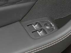 2023款 P300 硬顶版 R-DYNAMIC BLACK