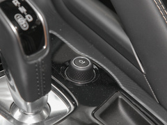 2023款 P300 硬顶版 R-DYNAMIC BLACK