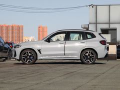 2022款  M40i