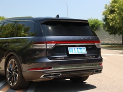 2022款 3.0T V6 四驱行政版