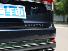 2022款 3.0T V6 四驱行政版