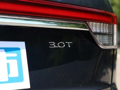 2022款 3.0T V6 四驱行政版