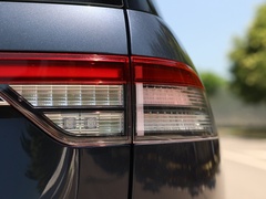2022款 3.0T V6 四驱行政版