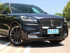 2022款 3.0T V6 四驱行政版