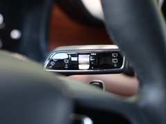 2022款 3.0T V6 四驱行政版