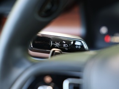 2022款 3.0T V6 四驱行政版