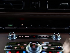 2022款 3.0T V6 四驱行政版