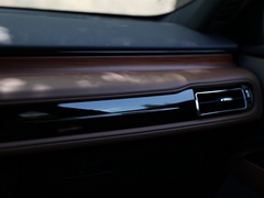 2022款 3.0T V6 四驱行政版