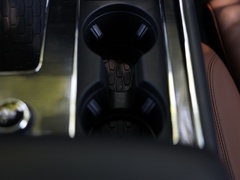 2022款 3.0T V6 四驱行政版