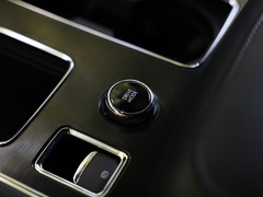 2022款 3.0T V6 四驱行政版