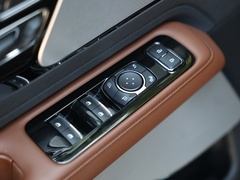 2022款 3.0T V6 四驱行政版