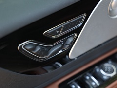 2022款 3.0T V6 四驱行政版