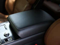 2022款 3.0T V6 四驱行政版