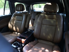 2022款 3.0T V6 四驱行政版