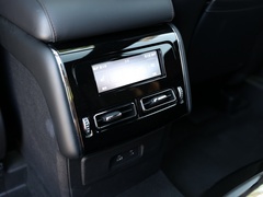 2022款 3.0T V6 四驱行政版