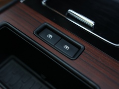 2022款 3.0T V6 四驱行政版