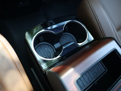 2022款 3.0T V6 四驱行政版