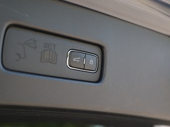 2022款 3.0T V6 四驱行政版
