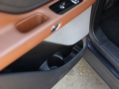 2022款 3.0T V6 四驱行政版