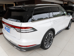 2022款 3.0T V6 四驱行政版