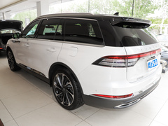 2022款 3.0T V6 四驱行政版