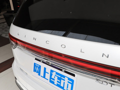 2022款 3.0T V6 四驱行政版